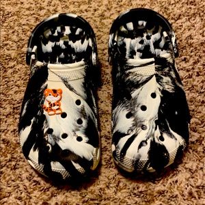 Marble crocs